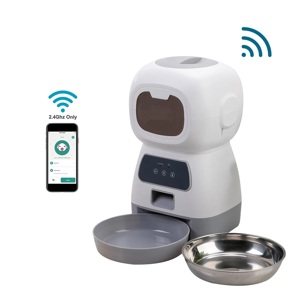 Smart pet feeder with voice recorder and remote control